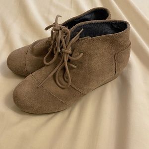 TOMS suede boots